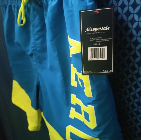 Aeropostale - Men's directoire blue and lemon tonic swim shorts. New. Size- L - Picture 4 of 8